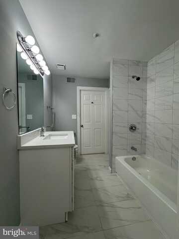 9812 LAKE POINTE COURT, UPPER MARLBORO, MD 20774
