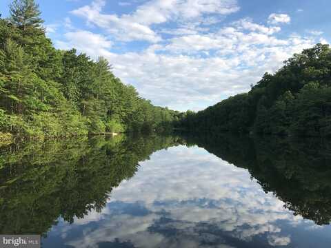 426 TRAPPER RIDGE LANE, HEDGESVILLE, WV 25427