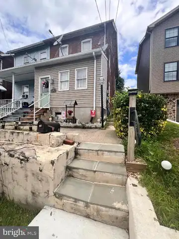 346 CHESTNUT STREET, SLATINGTON, PA 18080