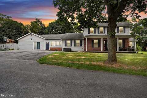 16 HILL ROAD, CARLISLE, PA 17015