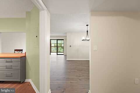 19385 CYPRESS RIDGE TERRACE, LEESBURG, VA 20176