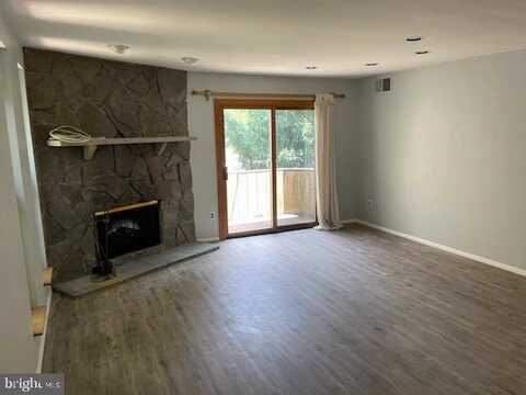 25 S CHURCH RD, MAPLE SHADE, NJ 08052