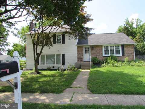 2 LESLIE PLACE, NEWTOWN, PA 18940