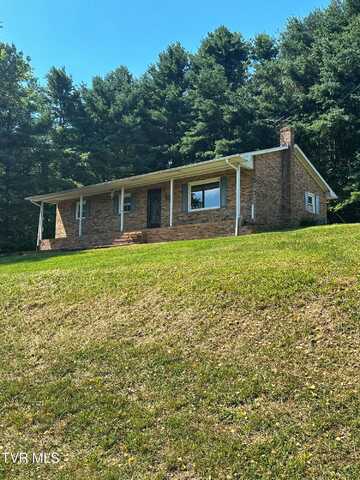 282 Rolling Hills Dr Drive, Marion, VA 24354