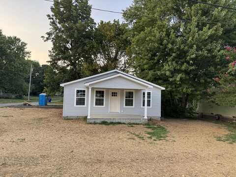156 Barksdale Ave., MCKENZIE, TN 38201