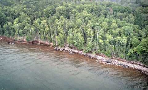 12185 N US 41, Pelkie, MI 49958