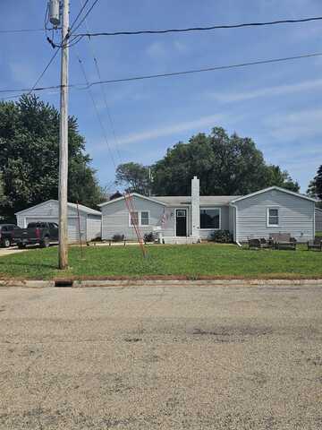 604 Commercial Street, Reinbeck, IA 50669
