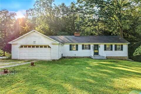 35 Pine Hollow Dr, Perry Twp, PA 16130