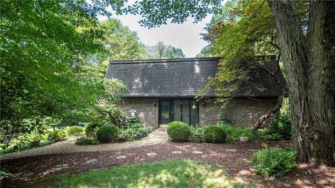 121 Finnin Rd, Allegheny Twp, PA 15068
