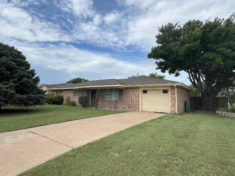 215 N Azalea Street, Booker, TX 79005