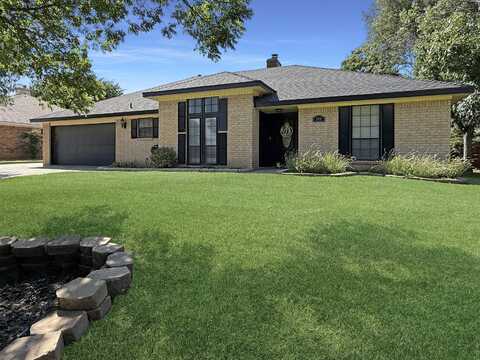 104 Pinehurst Street, Borger, TX 79007