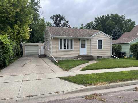 808 SE 10th Avenue, Aberdeen, SD 57401