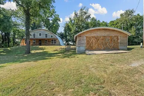 39 Garvey RD, Noel, MO 64854