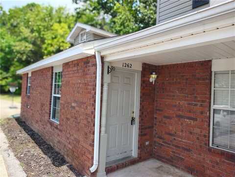 1262 Iron Horse DR, Fayetteville, AR 72703