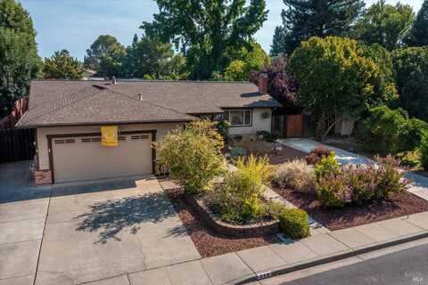 618 Crestview Drive, Vacaville, CA 95688