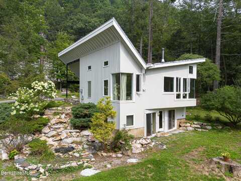 324 Park St, Great Barrington, MA 01230