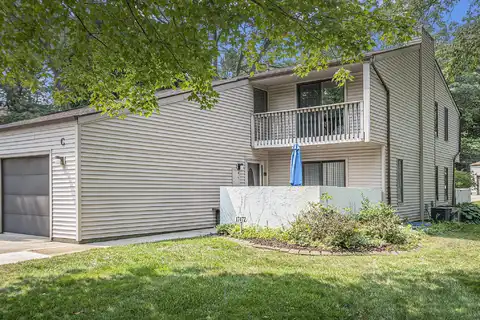 17472 PARKWOOD DRIVE, SPRING LAKE, MI 49456