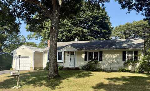 15 Sallys Way, South Dennis, MA 02660