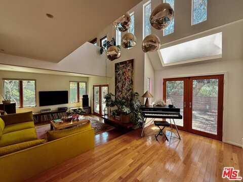 1966 Vestal Ave, Los Angeles, CA 90026
