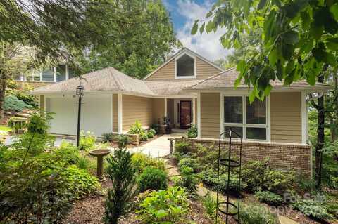 210 Claymoor Court, Flat Rock, NC 28731