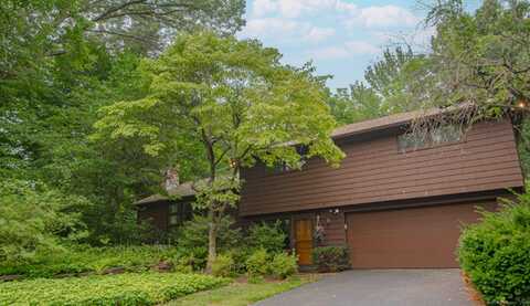 6 Old Oak Road, West Hartford, CT 06117