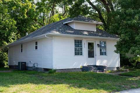 2517 Kenwood Avenue, South Bend, IN 46628