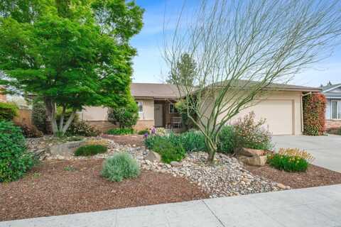 6588 Rowell Avenue N, Fresno, CA 93710