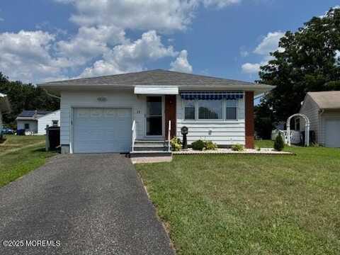 28 Cheddar Pink Cv, Toms River, NJ 08755