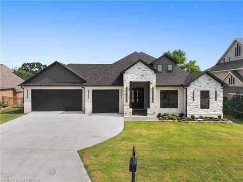 9001 Lakeside WY, Fort Smith, AR 72903