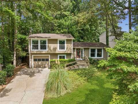 9705 Pond Circle, Roswell, GA 30076