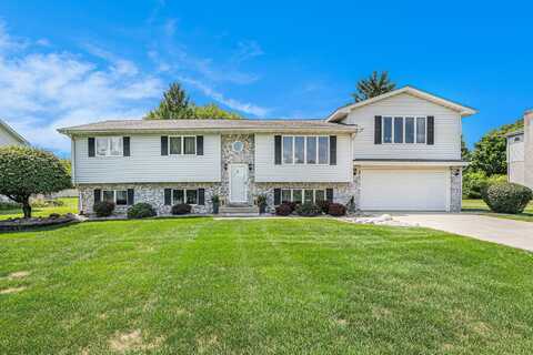 9352 W Oakridge Drive, Saint John, IN 46373