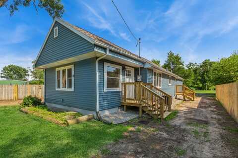 6 W Hupp Road, La Porte, IN 46350
