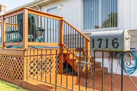 1716 170th Place, Hammond, IN 46324