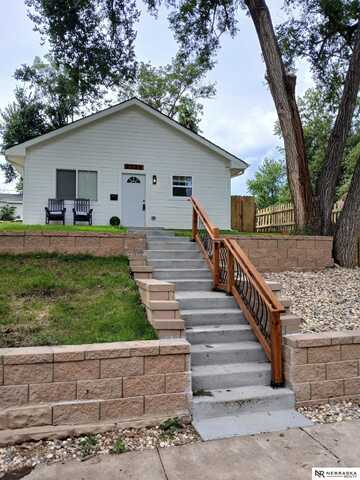 2730 S 12th Street, Omaha, NE 68108