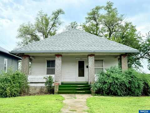 1210 4th Street, Fairbury, NE 68352