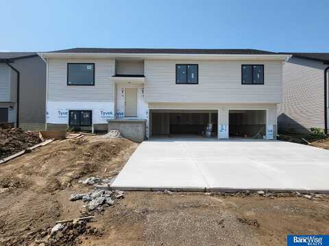 5823 SW 9th Street, Lincoln, NE 68523