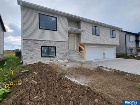 5823 SW 9th Street, Lincoln, NE 68523
