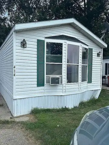414 Sarah St NE, Cedar Springs, MI 49319
