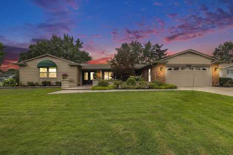 25847 Castlereigh Drive, Farmington Hills, MI 48336
