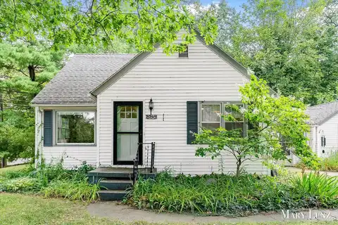 888 Spring Avenue NE, Grand Rapids, MI 49503