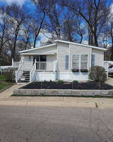 8962 Woodland Avenue, Kalamazoo, MI 49009