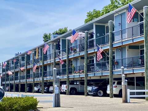 64 Griffith Street, Saugatuck, MI 49453