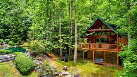 707 Poplar Falls Way, Gatlinburg, TN 37738