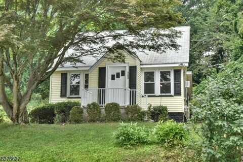 103 Vreeland Ave, Bloomingdale, NJ 07403