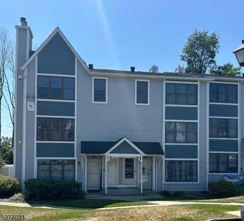 45 Burlington Ct, Hamburg, NJ 07419