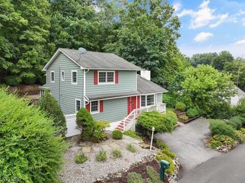 65 Maple Rd, Franklin, NJ 07416
