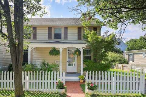 48 Franklin St, Franklin, NJ 08873