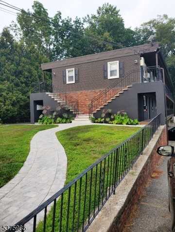 60 Star Lake Rd, Bloomingdale, NJ 07403