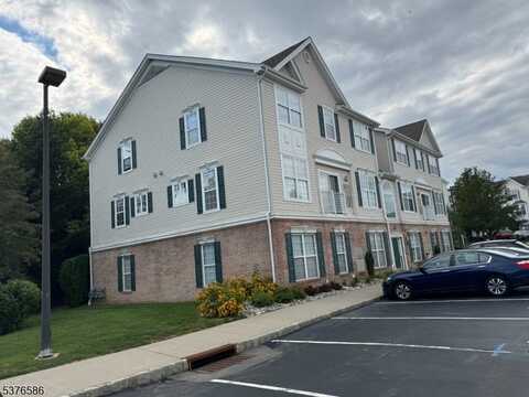143 Limerick Ln, Lopatcong Twp., NJ 08865