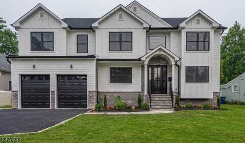 32 Meadow Rd, Clark, NJ 07066